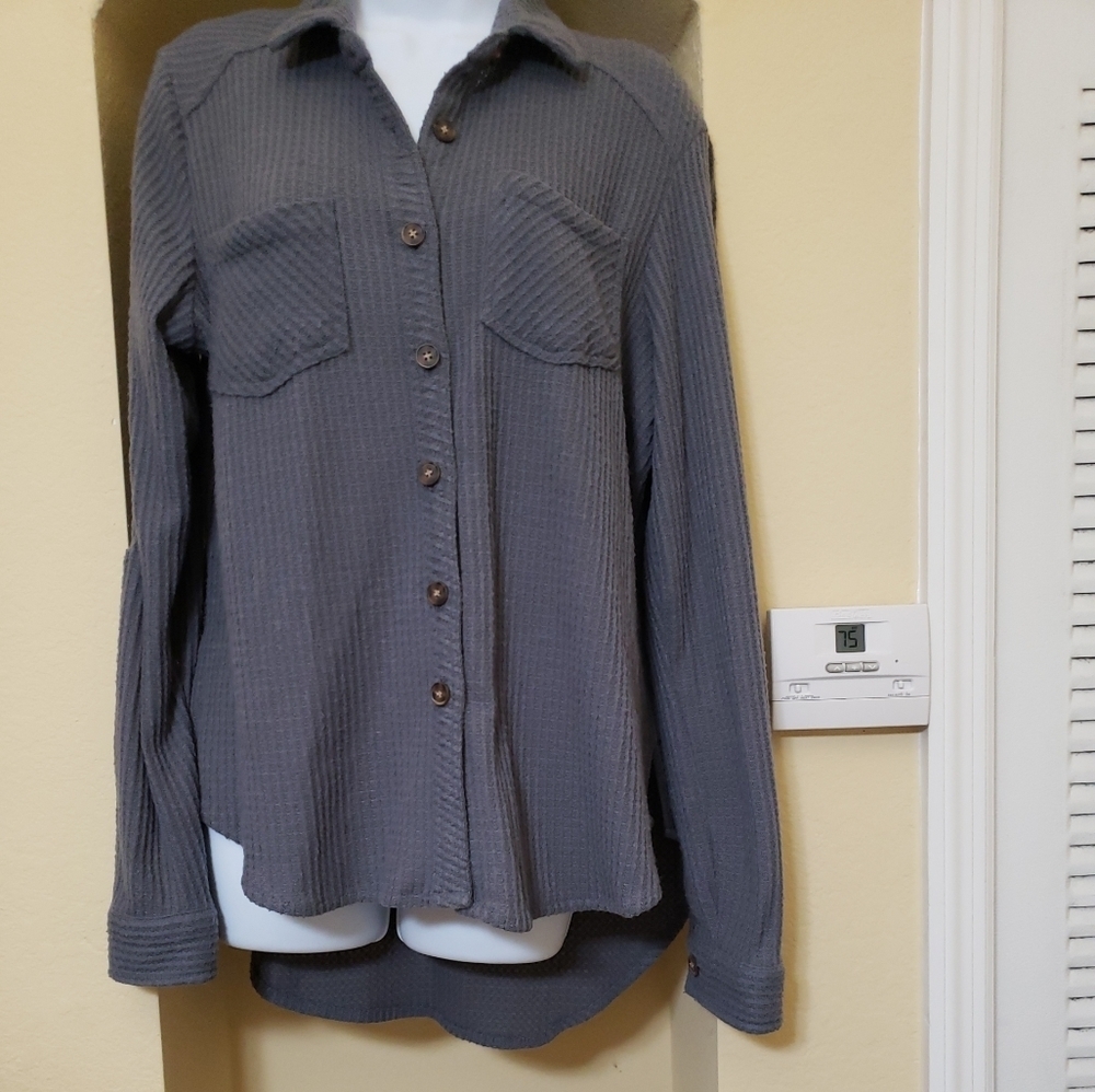 Eden &‎ Olivia Anthropologie M Grey textured Knit Top Button Long Sleeves